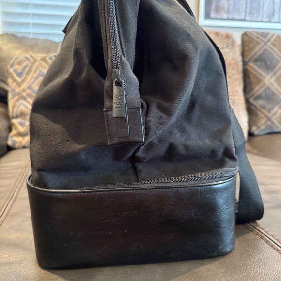 BÉIS The Weekender bag in Black - Picture 11 of 15